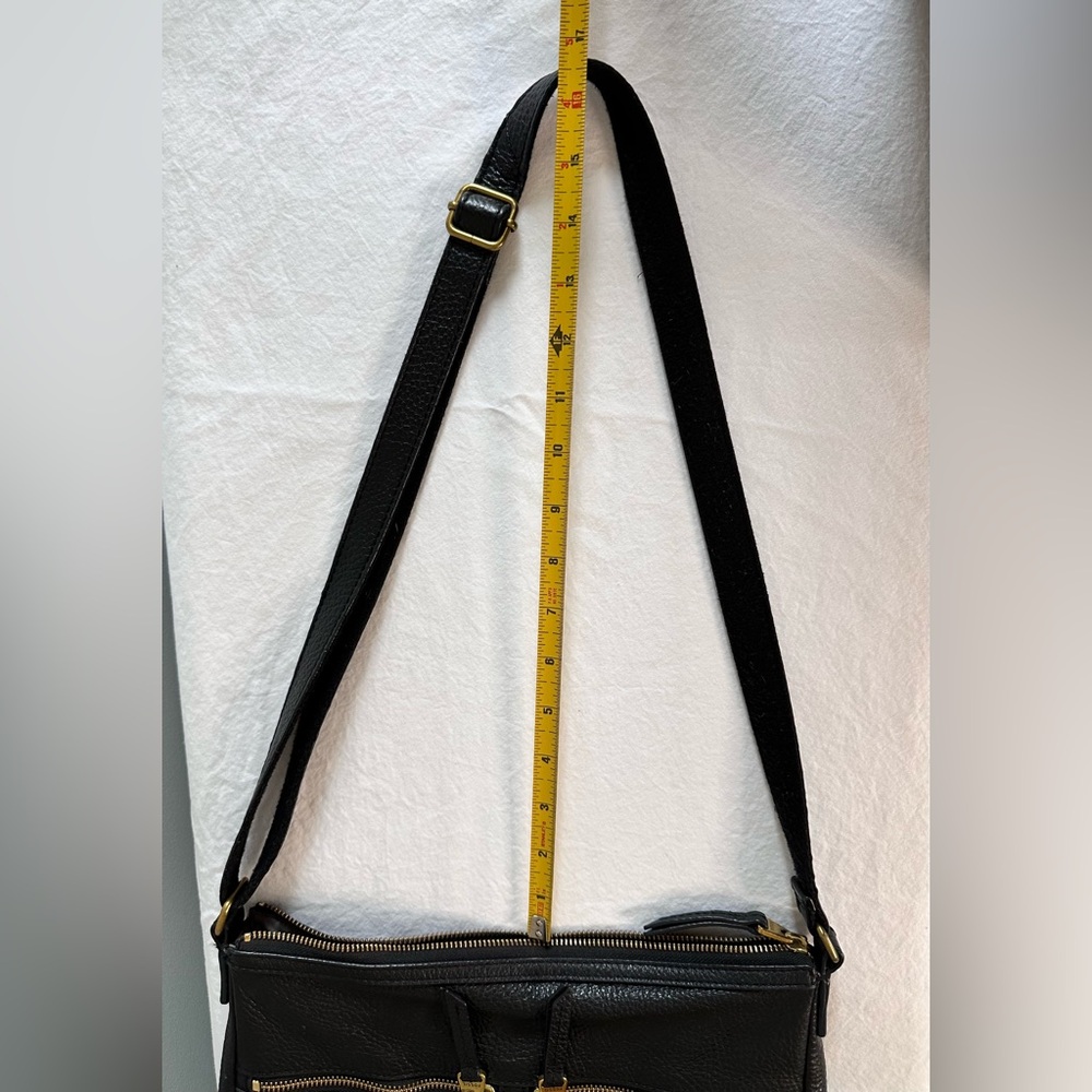 FOSSIL! EUC!! Black Leather Crossbody Bag - Picture 14 of 16